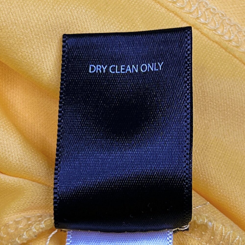 torrid Mini Gauze Smocked Waist Dress Strawberries Yellow Dress‎ Size 3 - NWOT - Picture 9 of 9
